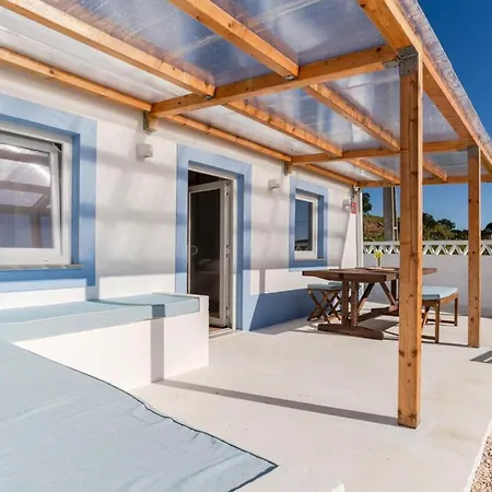 Holiday home In Aljezur- 2 Bed Ensuite-casinha Da Ivone Aljezur