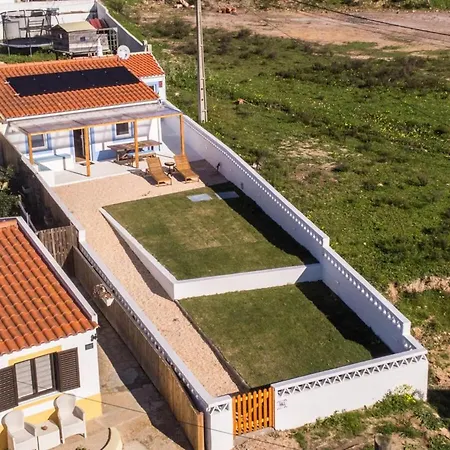 In Aljezur- 2 Bed Ensuite-casinha Da Ivone Casa vacanze *